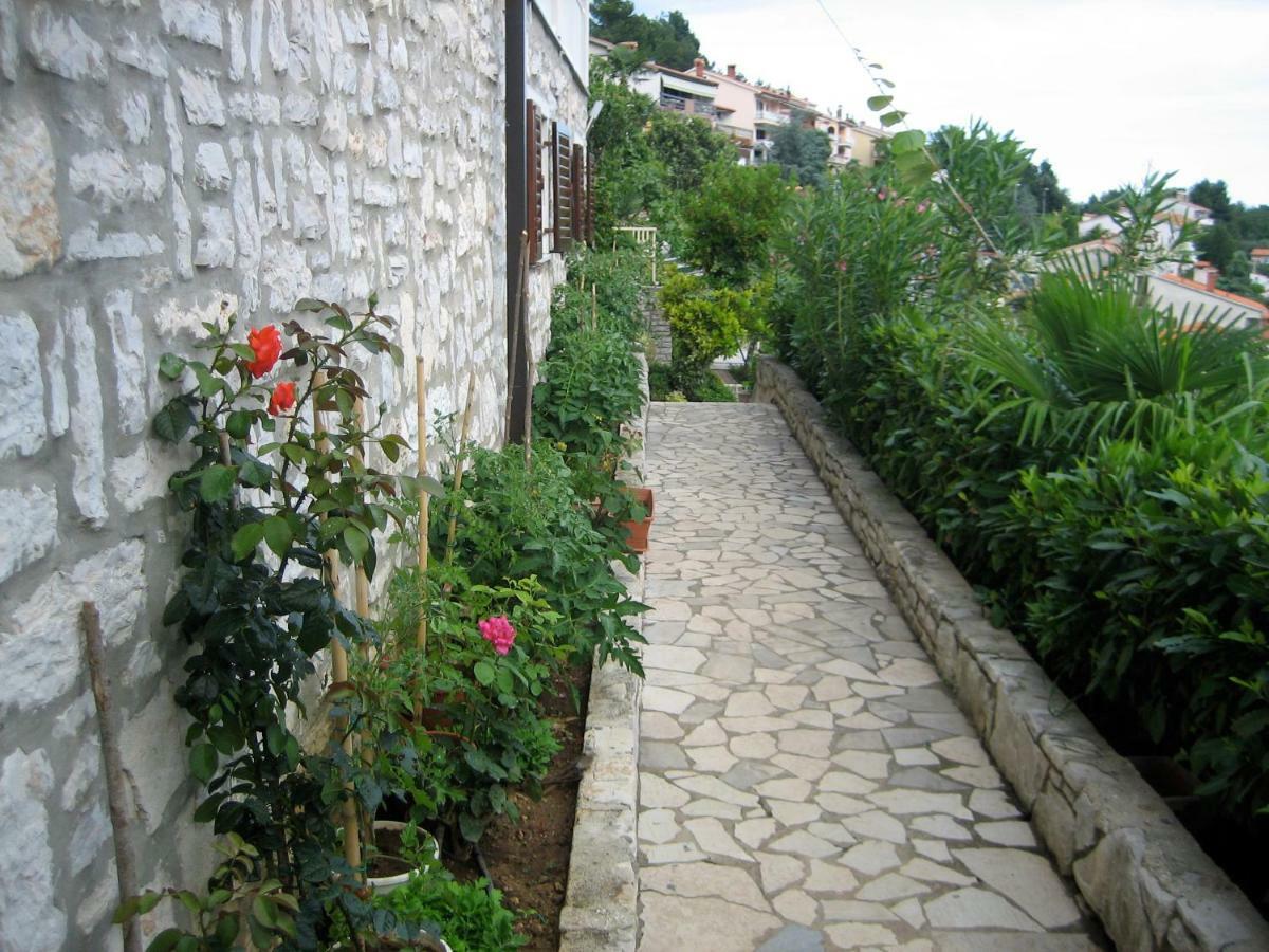 Luxury 1 Bedroom Apartment In Rabac Exterior photo