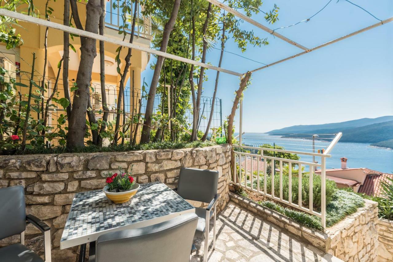 Luxury 1 Bedroom Apartment In Rabac Exterior photo